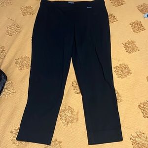 Petite medium Vince Camuto black crop leggings